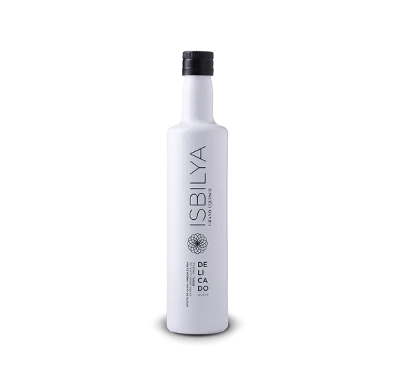 Smooth and delicate premium olive oil by Isbilya. Ideal as a gourmet gift. 500 ml bottle of Grand Coupage Delicate extra virgin olive oil.