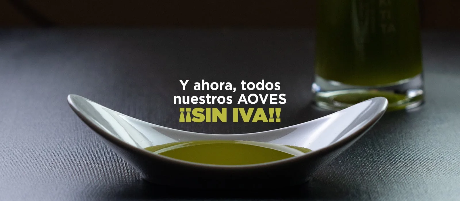 Plato con aceite de oliva virgen extra con IVA reducido al 0% en España