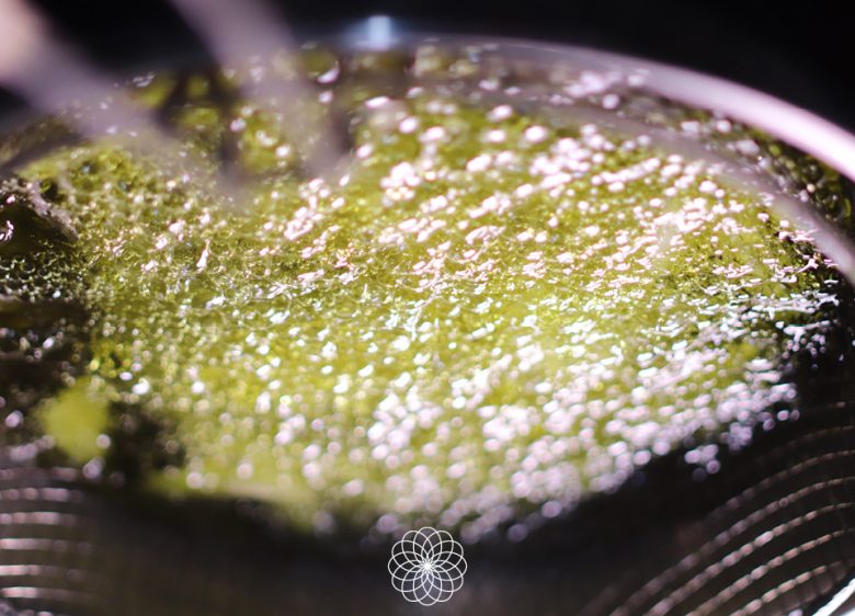 7 mitos del Aceite de oliva virgen extra Patatas friéndose en una sartén con AOVE